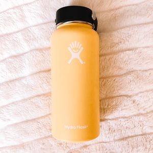yellow 32 oz. hydroflask